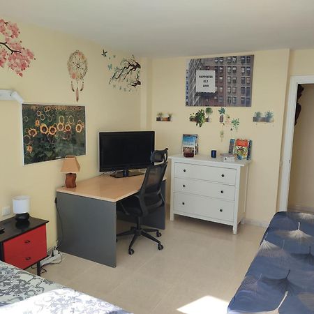 Apartamento En Playa Semi-Privada Benalmádena Kültér fotó